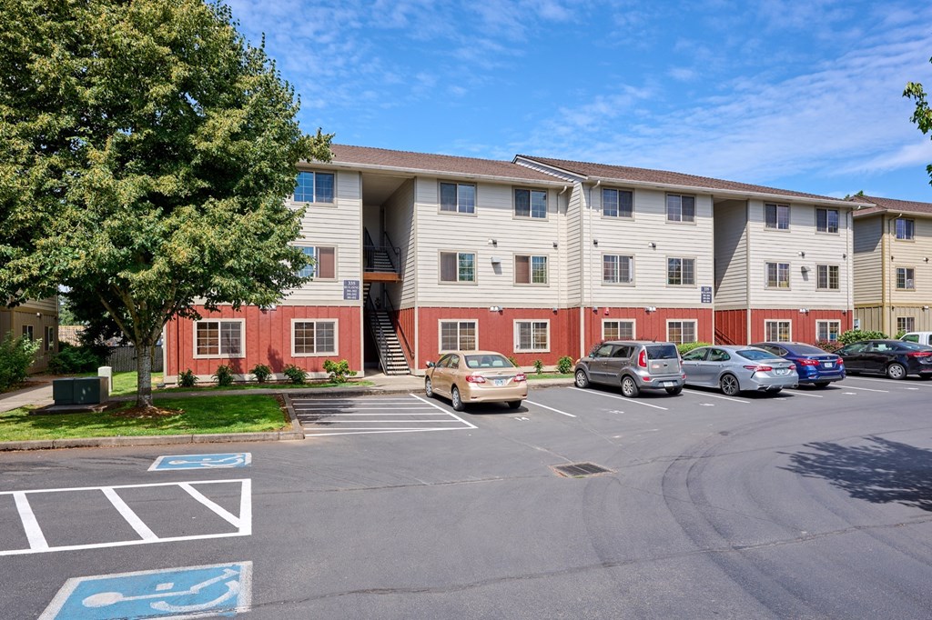 Street and parking at Monroe Avenue Apartments, Oregon, 97301