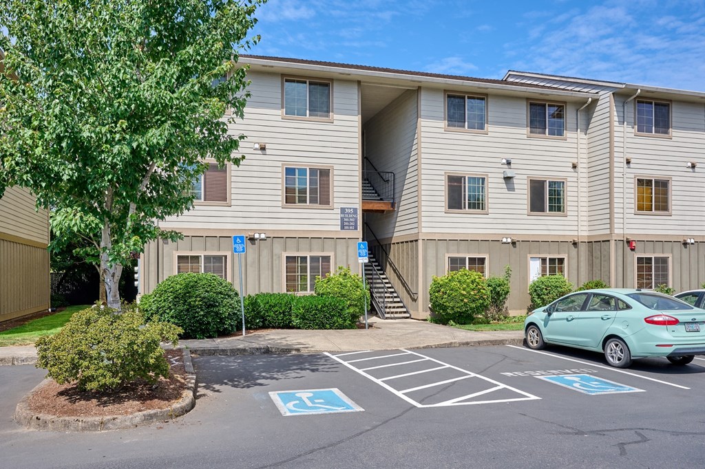 Exterior building at Monroe Avenue Apartments, Salem, 97301