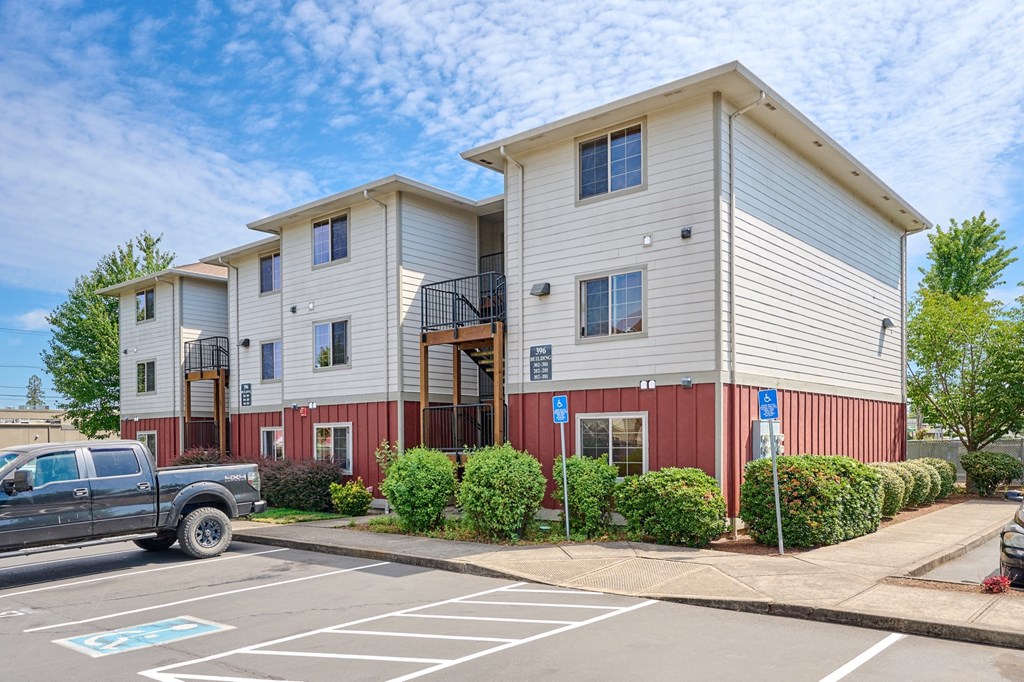 Building at Monroe Avenue Apartments, Oregon, 97301