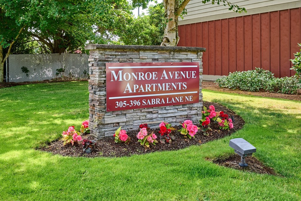 apartment Signature at Monroe Avenue Apartments, Salem, OR, 97301