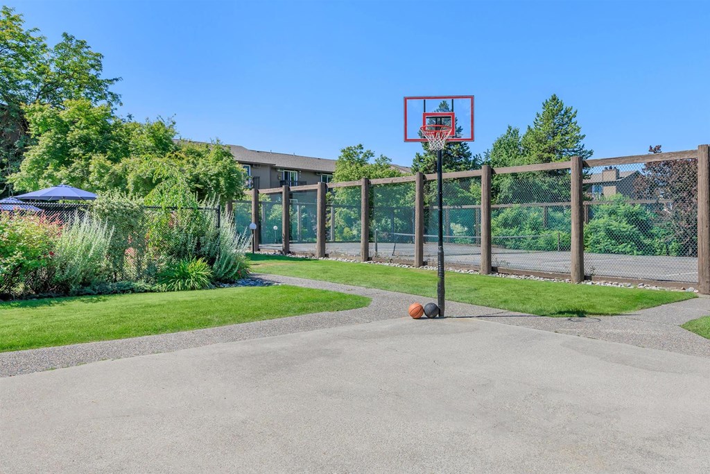 homes for sale and luxury real estate including horse farms and property in the areas at Lincoln Village Apartments, Spokane, WA