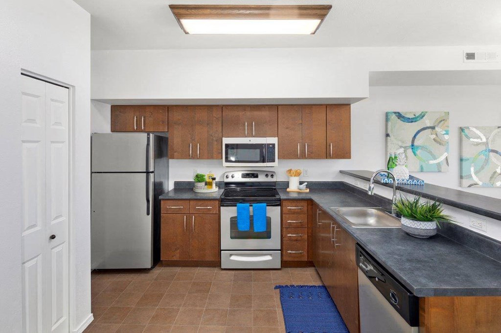 Fully Equipped Kitchen at Mosaic on the River Apartments, Richland, Washington