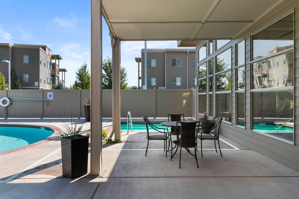 Poolside Relaxing Chairs at Mosaic on the River Apartments, Richland, WA, 99352
