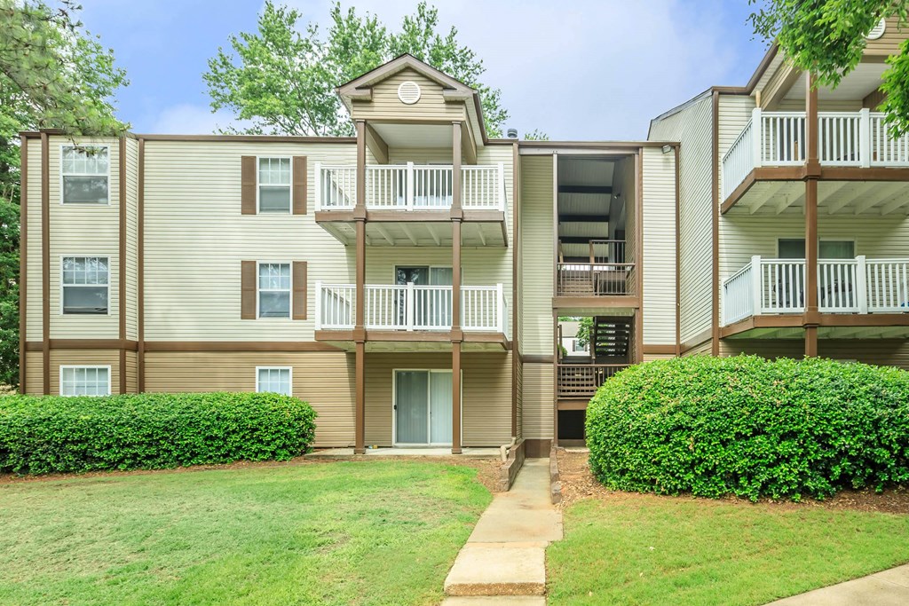 Lush Green Outdoor at 400 Winchester, Atlanta, GA