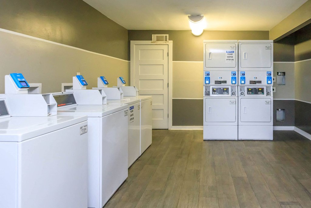 Laundry Room at 400 Winchester, Atlanta, GA 30339