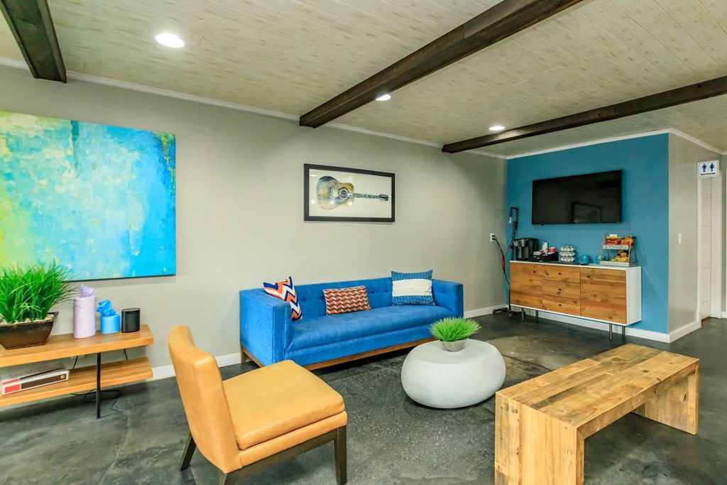 Lounge With TV at 400 Winchester, Atlanta