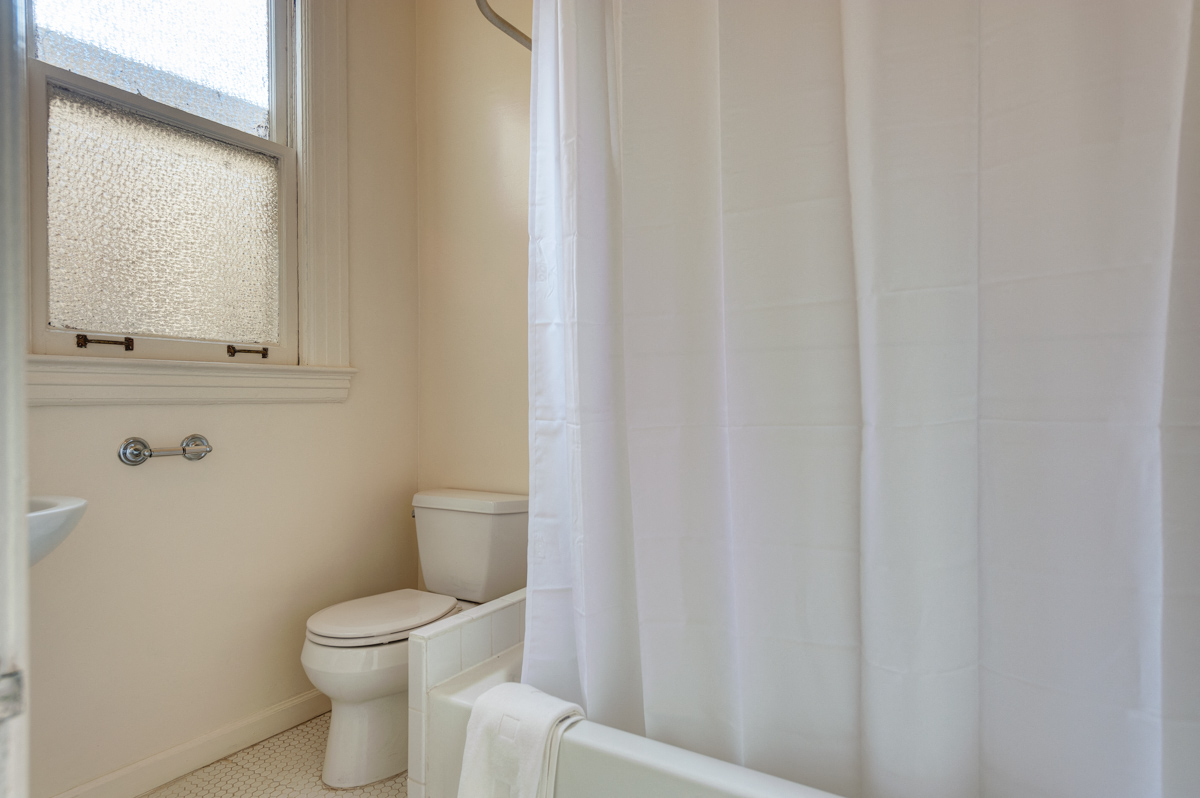 Richelieu Suites Bathroom