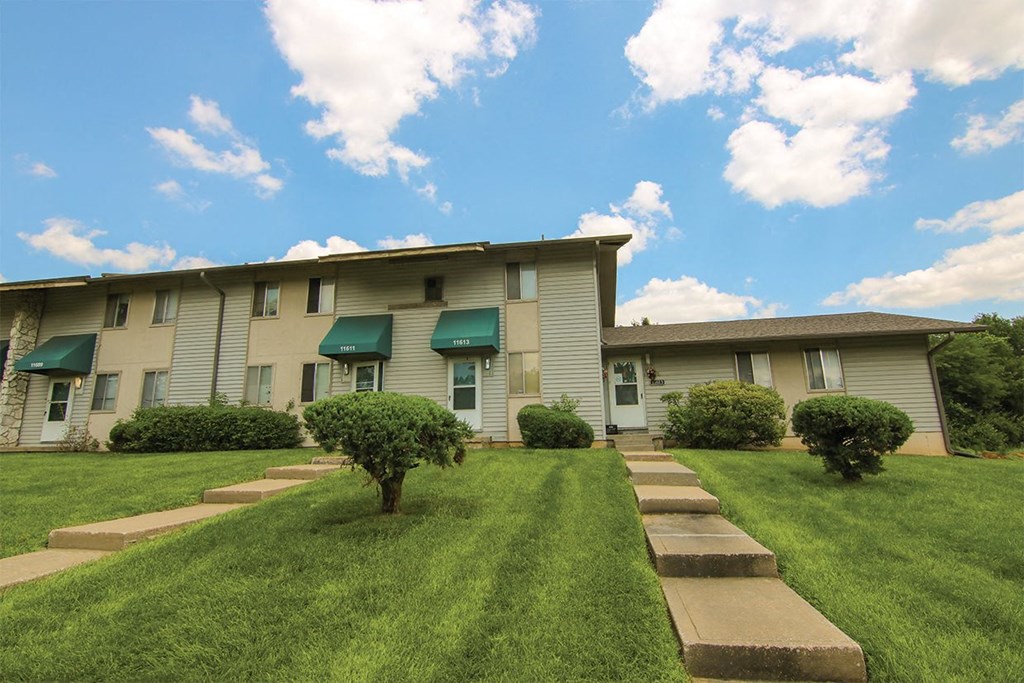 Gatehouse Townhomes at Gatehouse Apartments, Kansas City