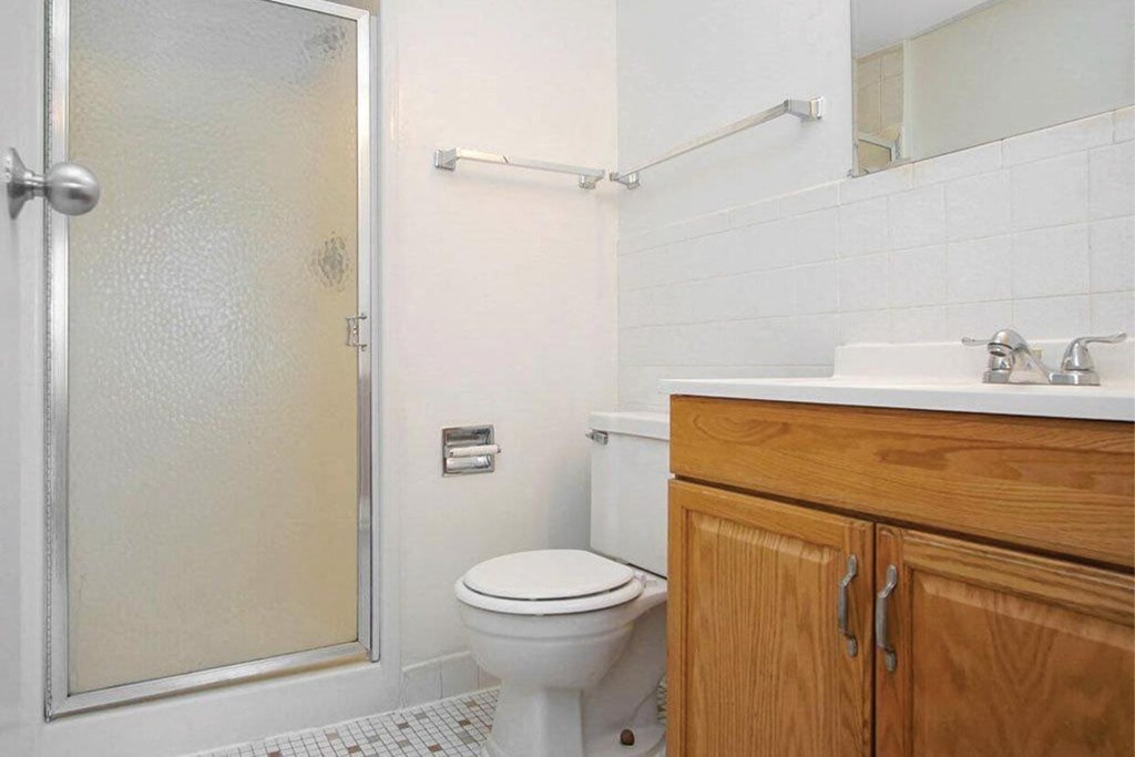 Spacious Bathrooms at Lansing Riverwood, LLC, Lansing, Illinois