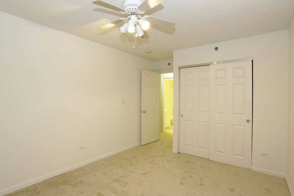Bedroom With Closet at Lansing Riverwood, LLC, Lansing, 60438
