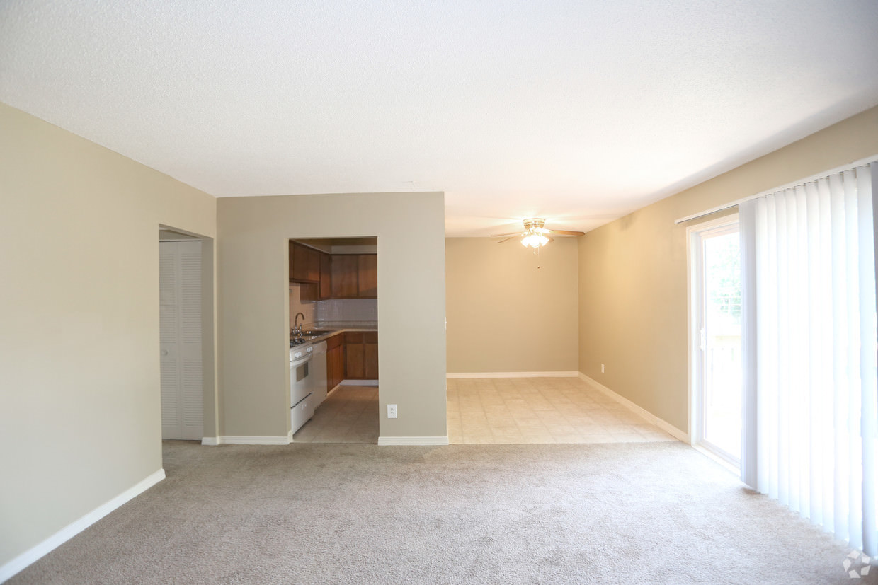 Kitchen, Living and Dining Room Sheridan Crossing