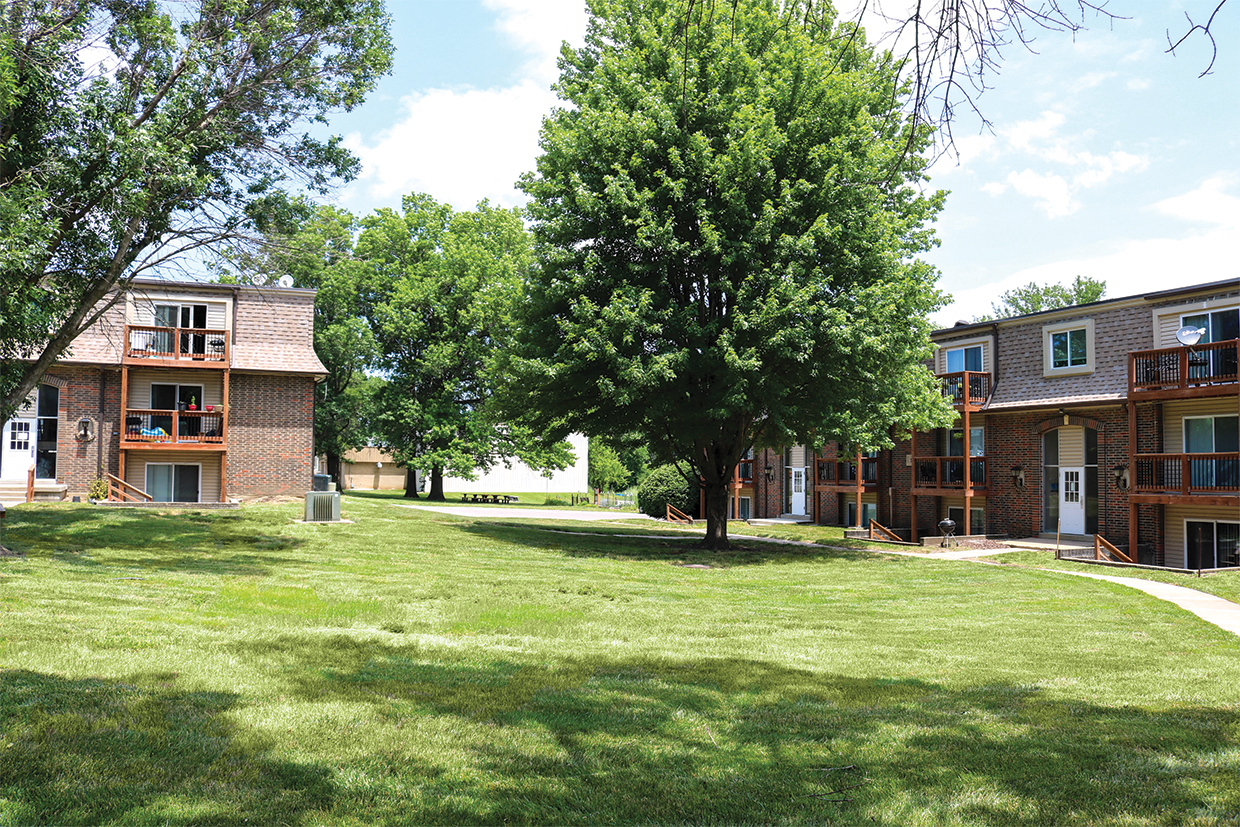 Sheridan Crossing Lawn