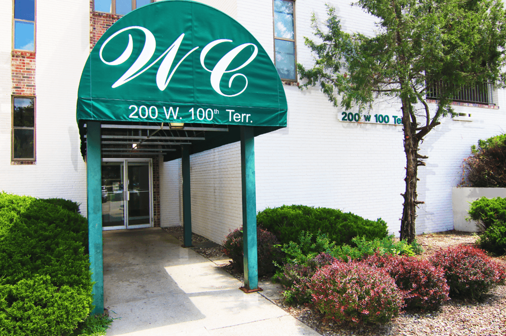 Entrance Pathway at Willow Creek, Kansas City