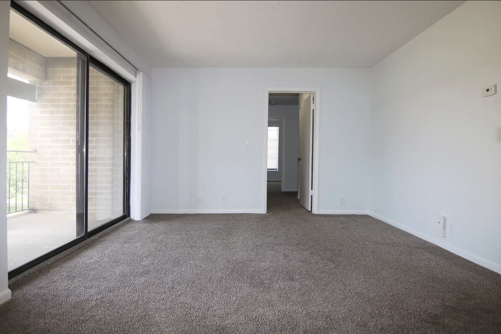 Carpeted Livingroom at Willow Creek, Missouri, 64114