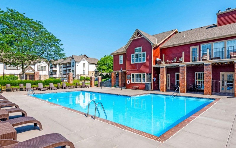 Clubhouse Pool at Coach House Apartments, Kansas City