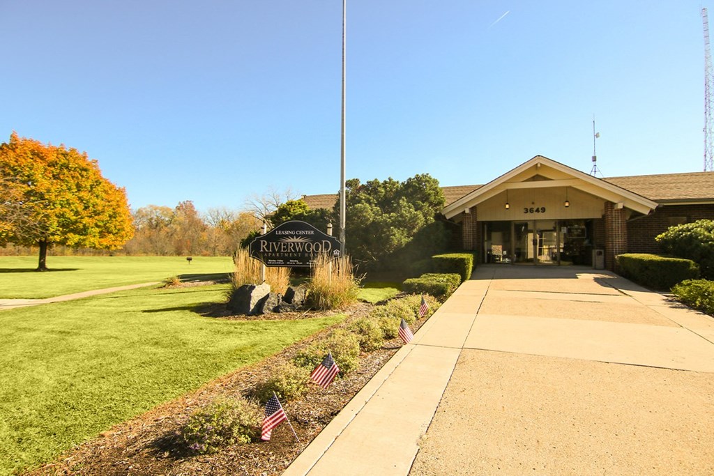 Beautiful Entrance at Lansing Riverwood, LLC, Lansing, IL, Illinois, 60438