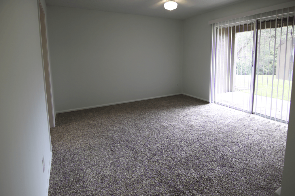 Dining room at Willow Creek, Kansas City, Missouri