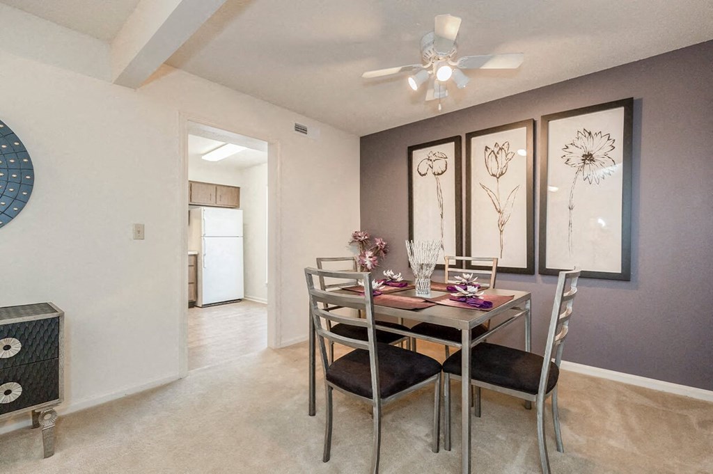 A5 Dining Room at Willow Creek, Kansas City, MO