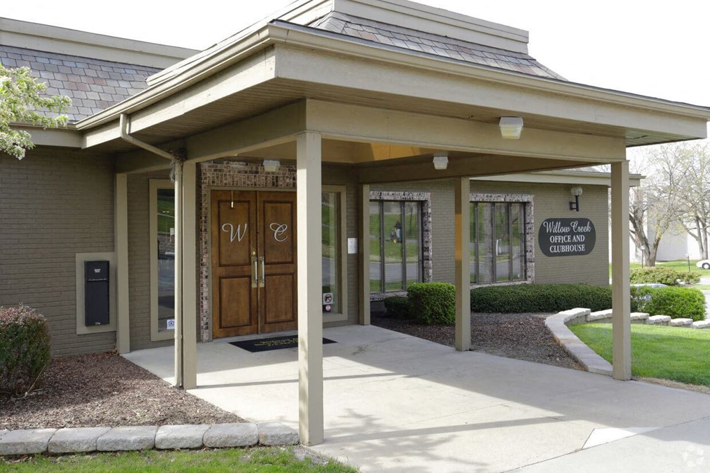Clubhouse Entrance at Willow Creek, Kansas City
