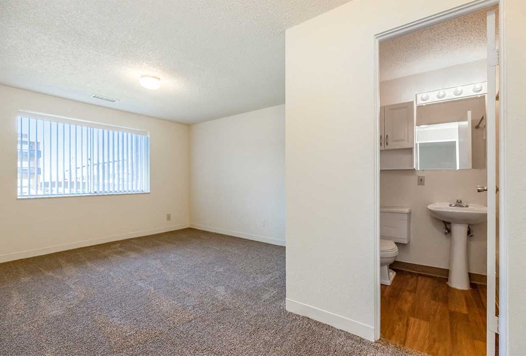 1x1S Bed and Bath at Waldo Heights, Missouri, 64131