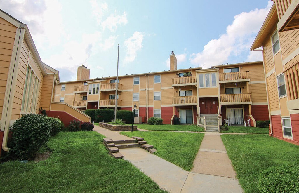 Raintree Clu at Raintree Apartments, Topeka, 66614