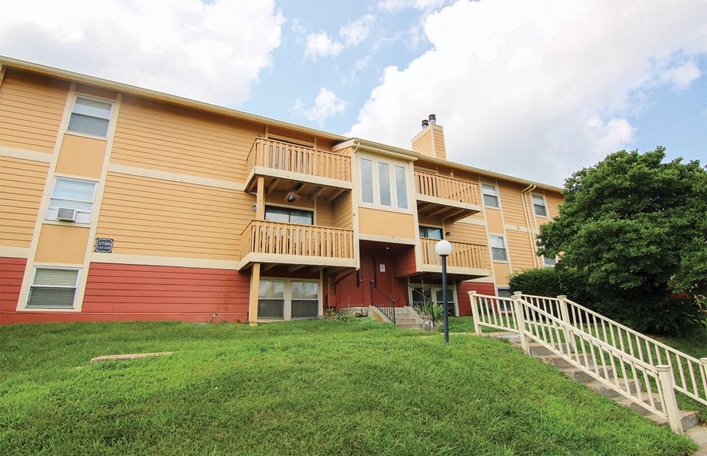 Raintree West at Raintree Apartments, Topeka, 66614