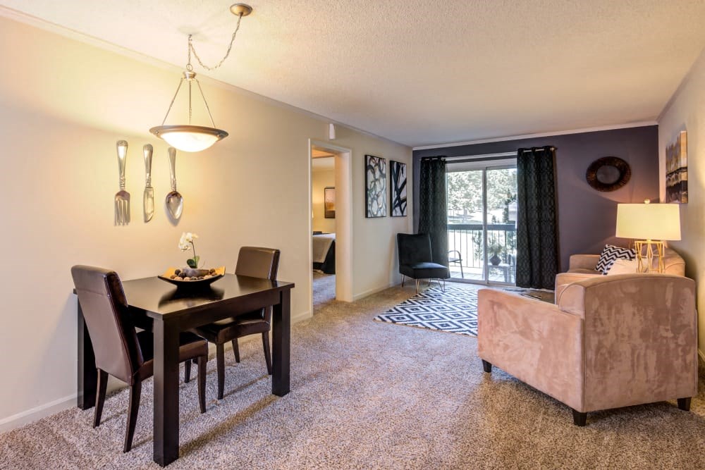 Coach House Apartments, 655 E Minor Dr, Kansas City, MO RentCafe