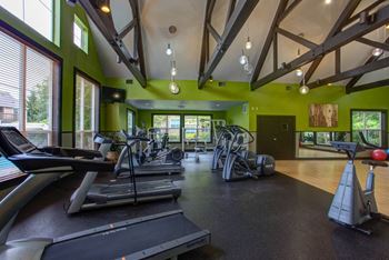 Cardio Machines In Gym at Commons at Verandas in Tanasbourne Apartments, Hillsboro