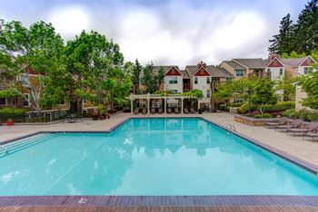 Glimmering Pool at Commons at Verandas in Tanasbourne Apartments, Oregon, 97124