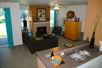 Spacious Living Area at Commons at Verandas in Tanasbourne Apartments, Hillsboro