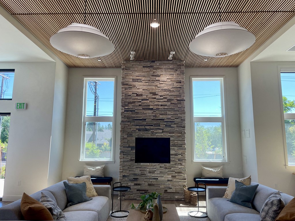 Now Leasing Commons on the Tualatin River Apartments