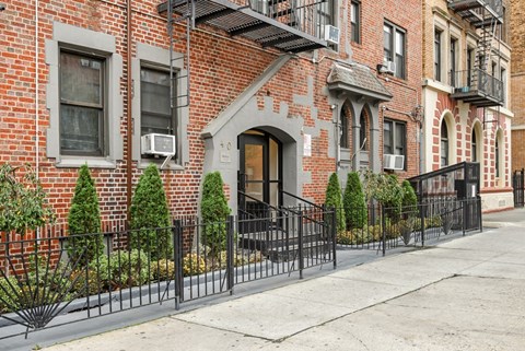 40 Linden Blvd Studio-2 Beds Apartment for Rent