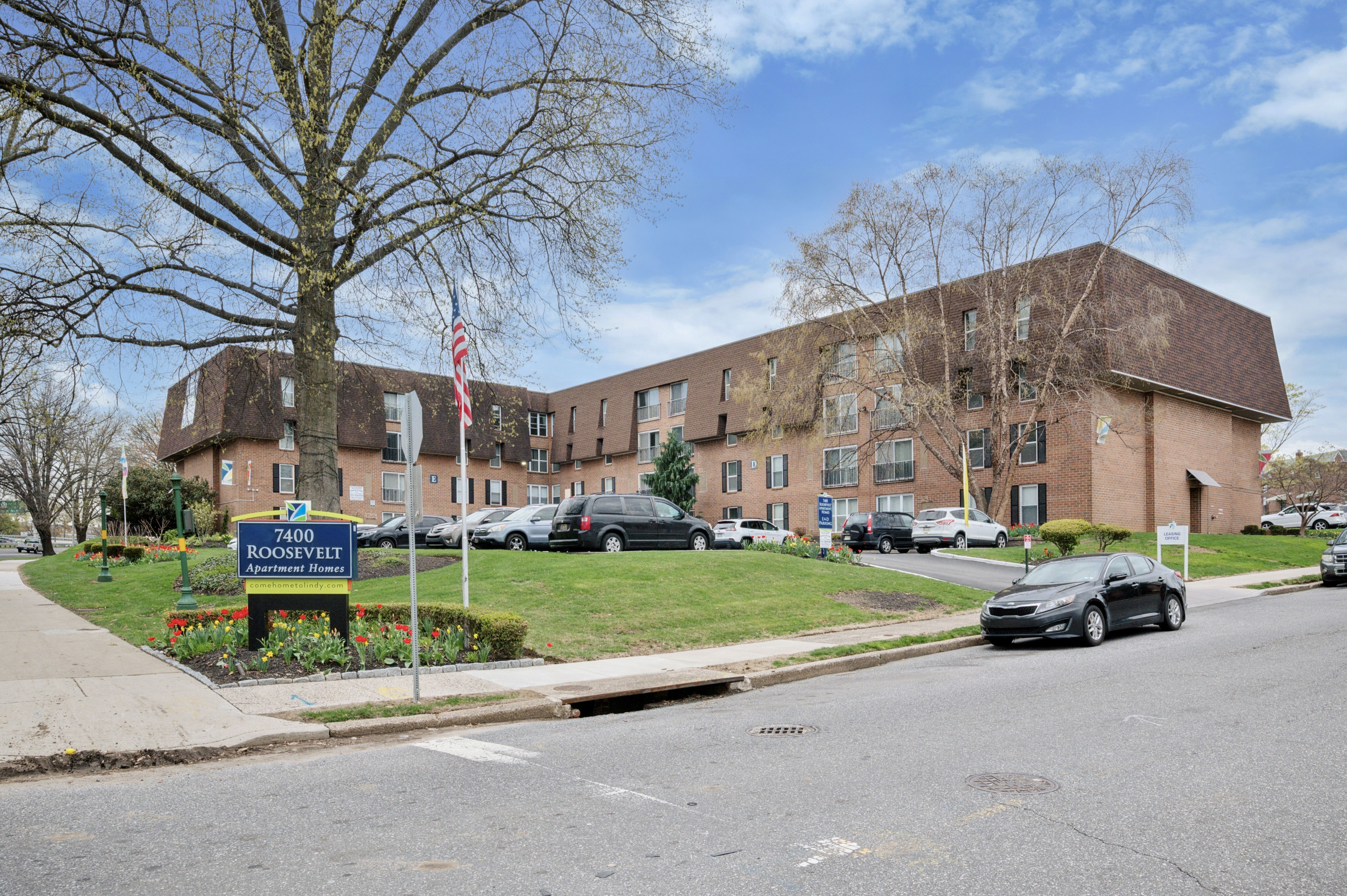 7400 Roosevelt