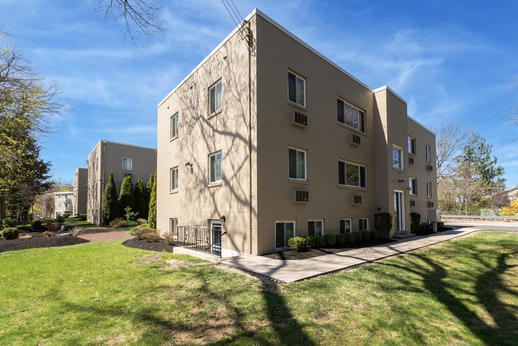 Overlook Hills Apartments