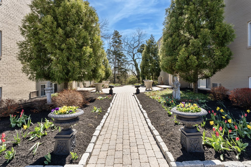 Overlook Hills Apartments