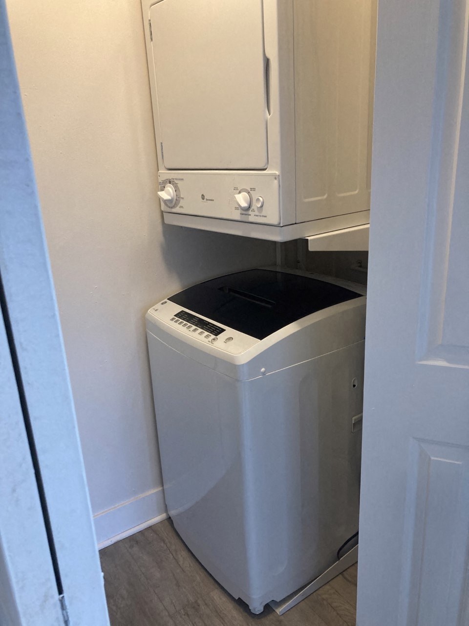 washer and dryer in apartment