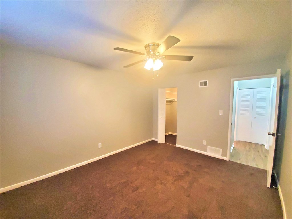 Cambridge Commons Apartments, 5145 Northeast Chouteau Trafficway ...