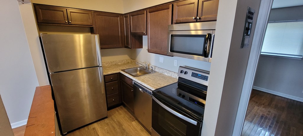 a kitchen at the acadia park apartments in houma, la