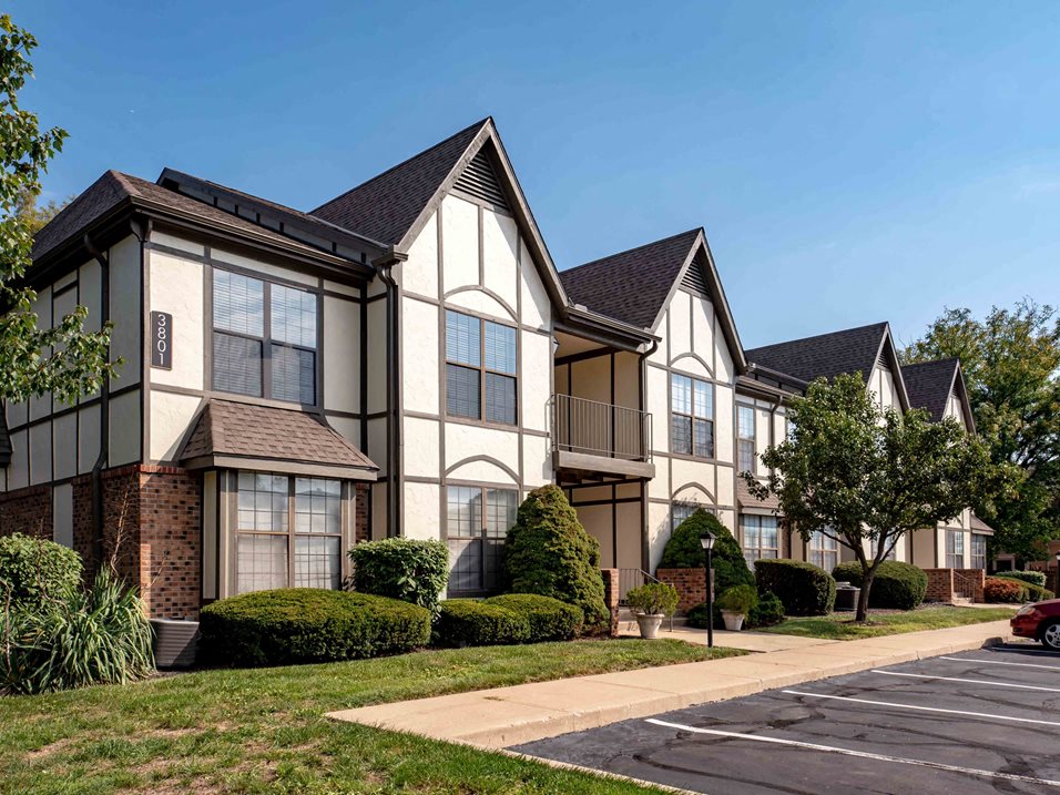 Photos and Video of Corinth Place in Prairie Village, KS