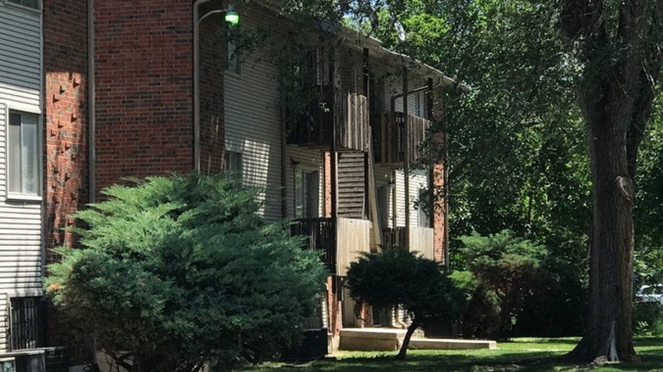 Bethany Park Plaza Apartments in Kansas City, KS