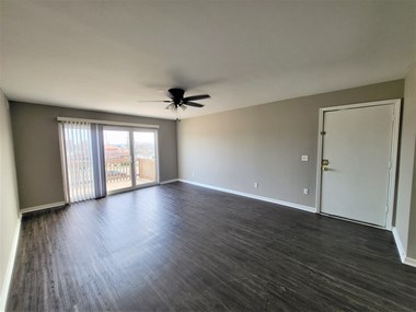 801 South Harrison Street 1-3 Beds Apartment for Rent - Photo Gallery 1