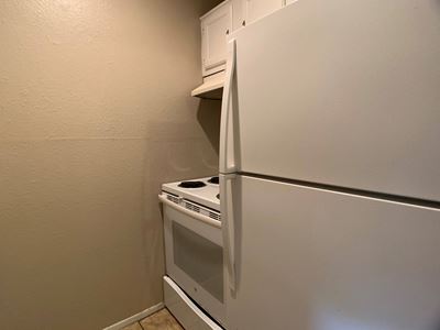 Oven fridge and cabinets