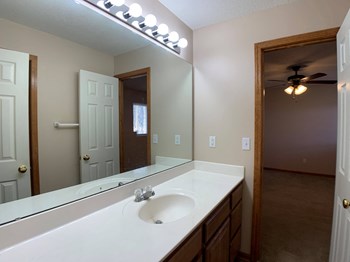 Bathroom with vanity - Photo Gallery 16