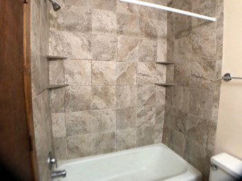 607 Southwest 2nd Street 1-2 Beds Apartment for Rent - Photo Gallery 5