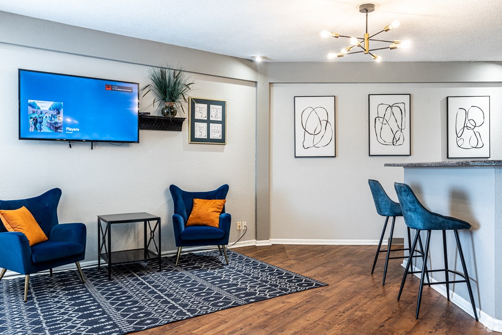 living room at Latitude 72 Apartments in Kansas City