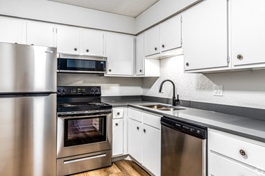 3808 Booth St. #2 1-2 Beds Apartment for Rent - Photo Gallery 5