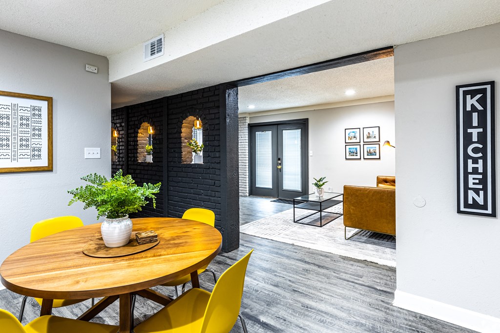 Photo of leasing office lobby in Kansas City.