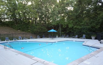 large swimming pool at hunters glen - Photo Gallery 13