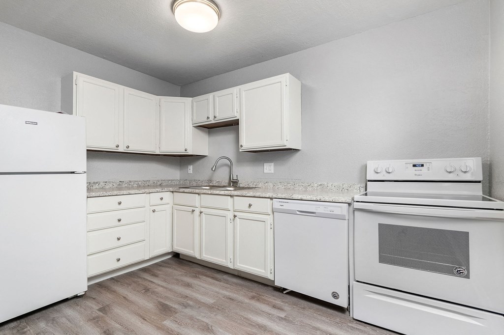 full sized kitchen with appliances