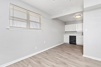 full sized kitchen with appliances and living room - Photo Gallery 6